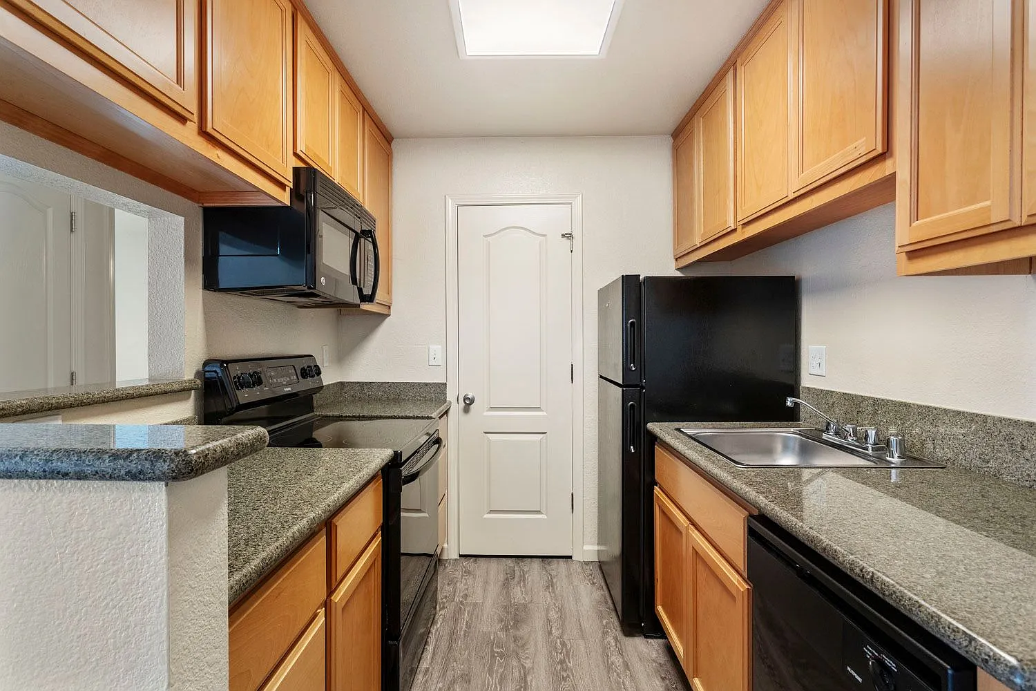Westdale Commons — Photo 2