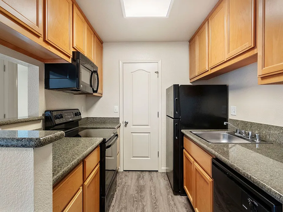 Executive or Custom Remodel Kitchen (Cedar/Redwood)