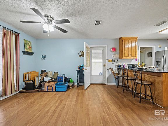 5th image of 46640 Rockhill Rd