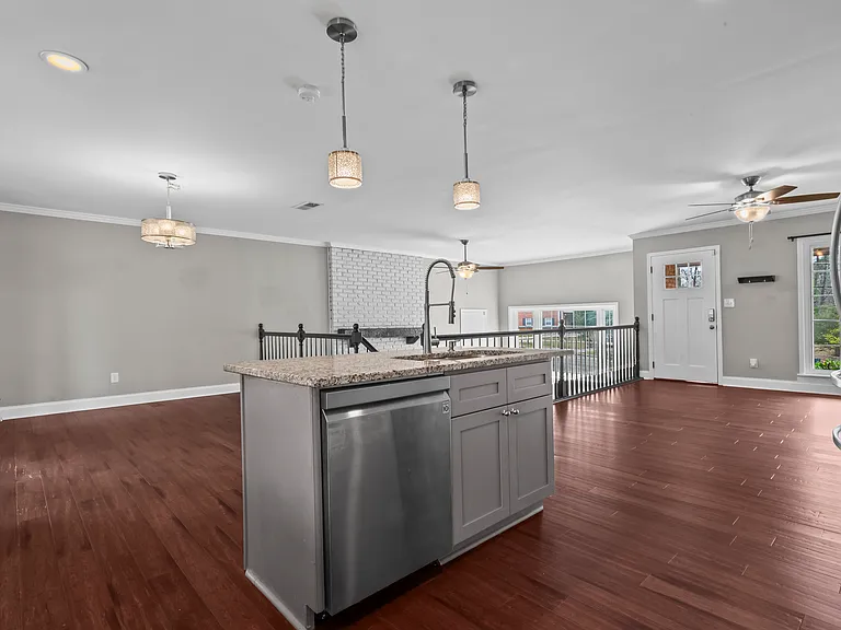 2465 Spring Dr SE — Photo 12