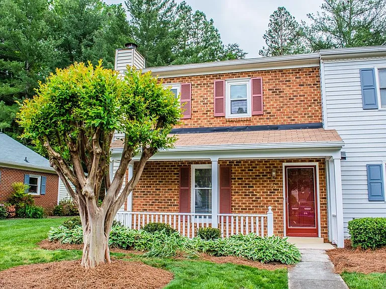 321 Oak Arbor Ln — Photo 1