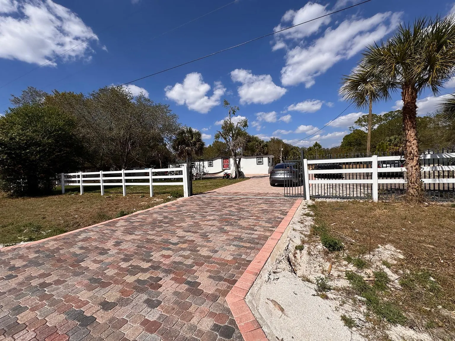 3 bed, 2.0 bath, 520 sqft, $1,800 — Photo 3