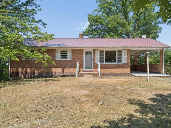 701 Brights Rd, Gretna, VA 24557