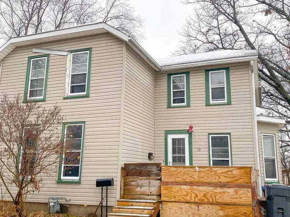 710 10th Ave S, Clinton, IA 52732