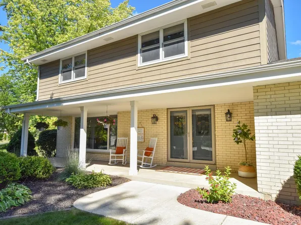 737 Cambridge COURT, Grafton, WI 53024