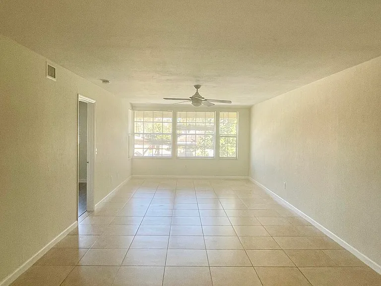1905 Palm Beach Trace Dr — Photo 9