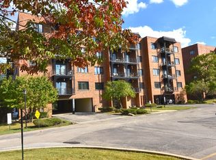 9342 Landings Ln UNIT 201, Des Plaines, IL 60016