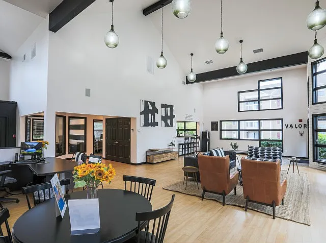 Valor Apartments — Photo 14