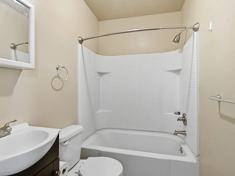 E 8th St Duplex — Photo 34