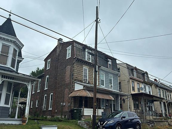 3rd image of 1137 E Old Cumberland St