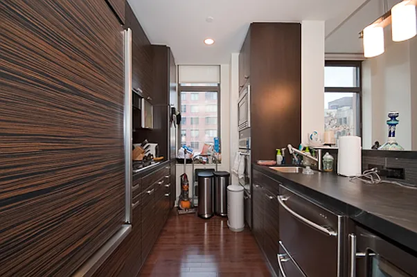 Rented by Perry Associates NYC Inc | media 25