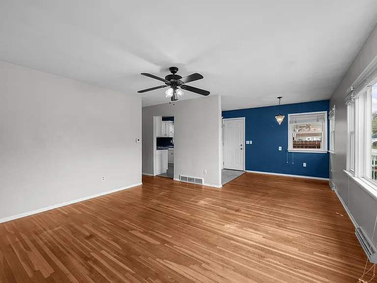 1815 Cody St — Photo 3