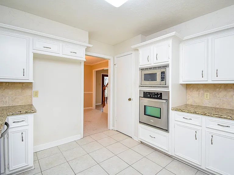 910 Shillington Dr — Photo 22