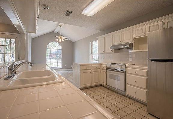 2nd image of 2065 Angela Dr