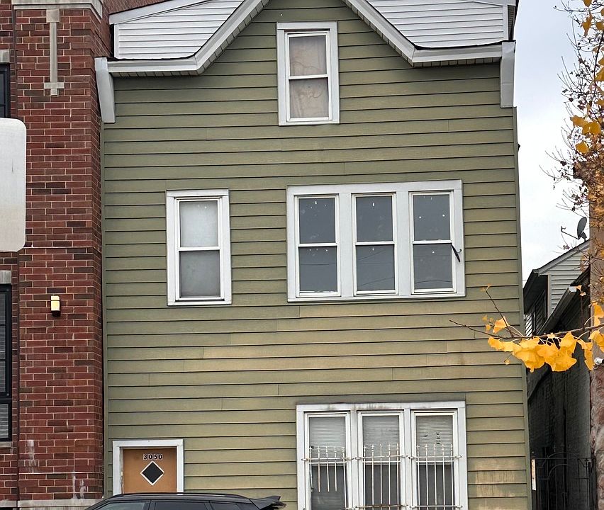 1st image of 3050 N California Ave