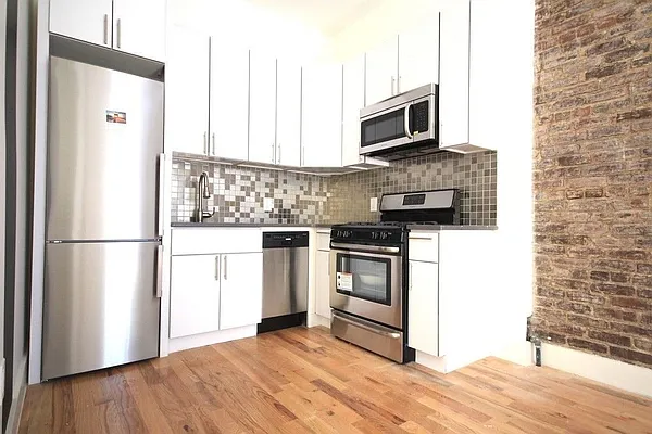 Rented by Blue Sky Management NY Inc | media 16