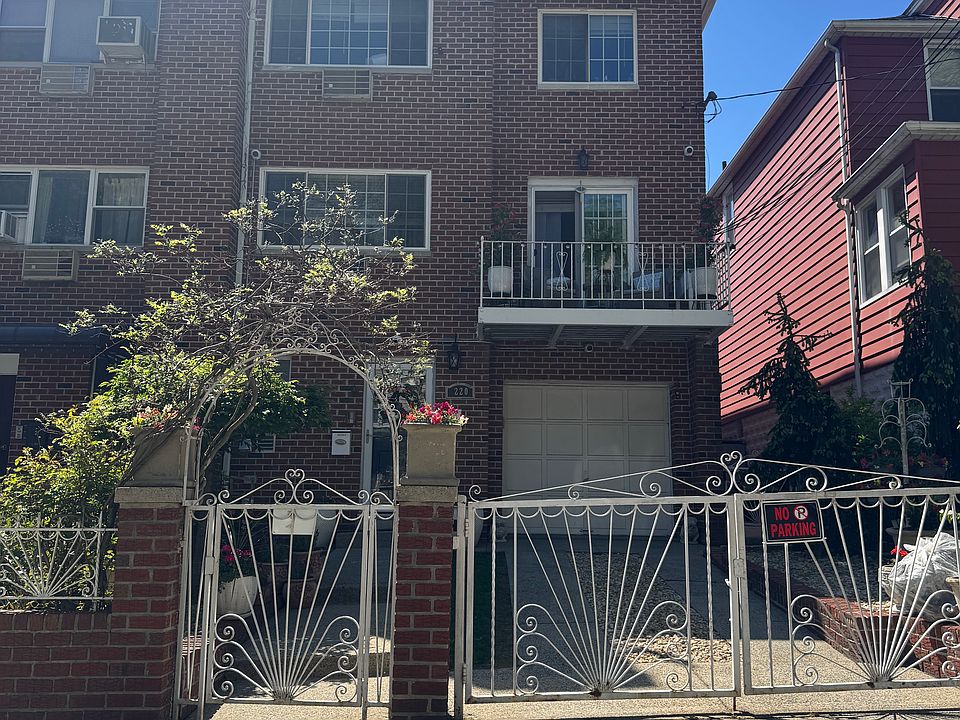1st image of 220 E 235th St