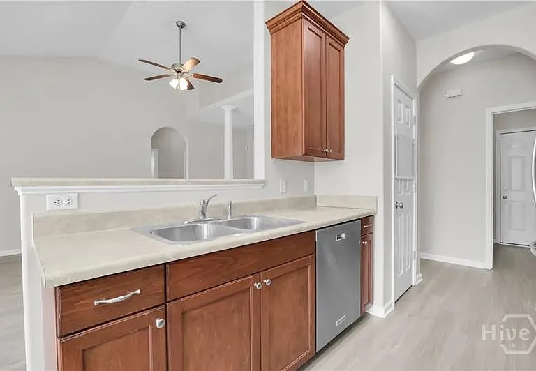 218 Willow Point Ln — Photo 16