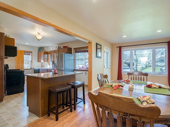 N5484 2nd Ave-22