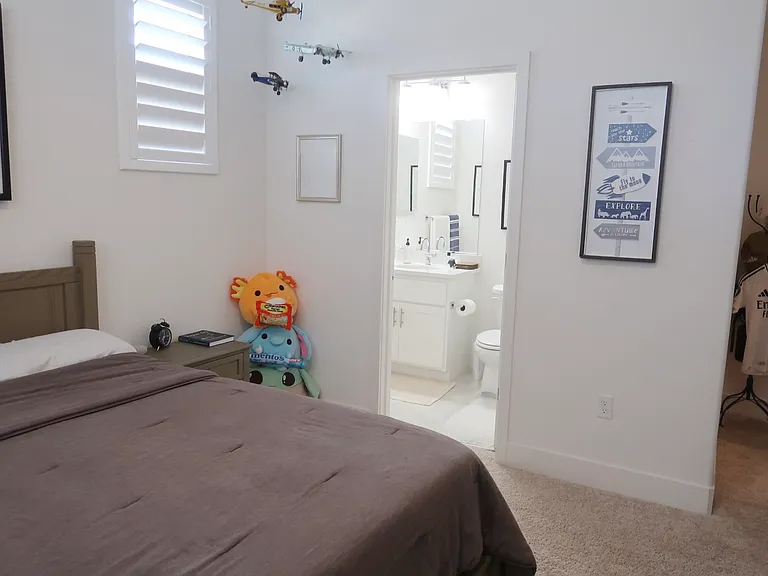 Private guest suite with its own full bathroom. 4th Bedroom.