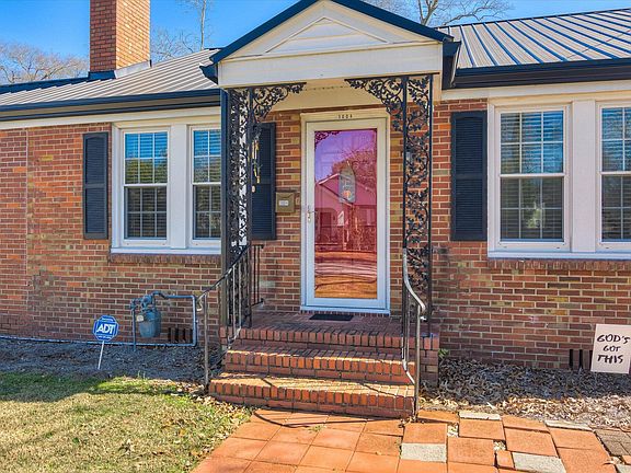 3rd image of 1004 Murphy Street