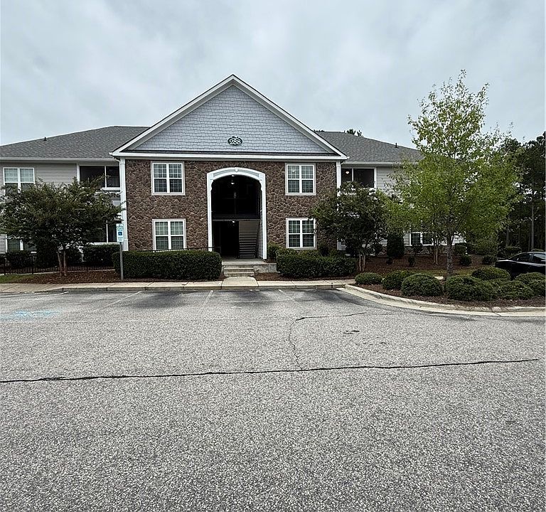 1st image of 288 Gallery Dr #303