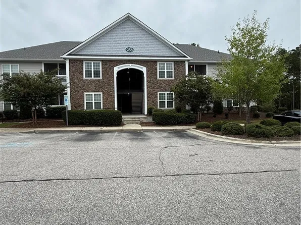 288 Gallery Dr #303, Spring Lake, NC 28390