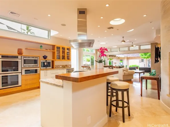 4709 Aukai Ave, Honolulu, HI 96816