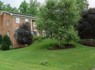 207 Centerwood Cir, Uniontown, PA