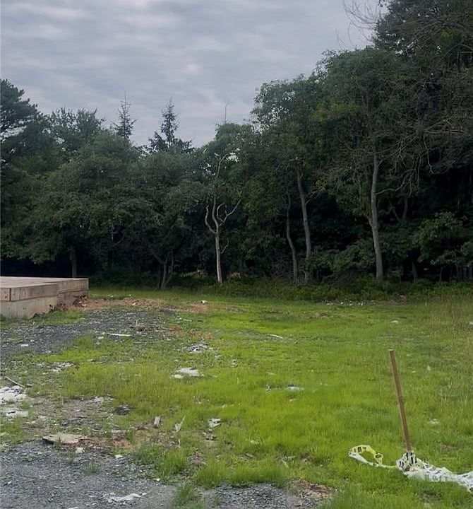 2nd image of 5 Dana Ct