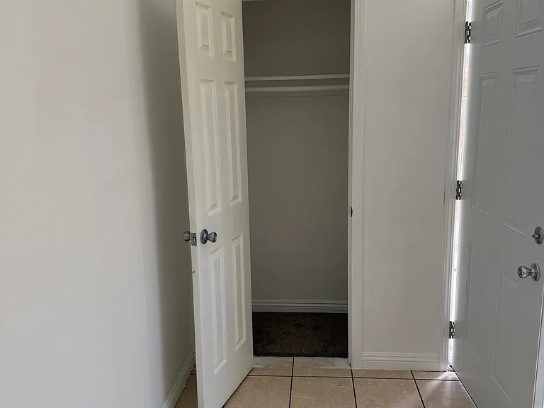 835 E Avenue Q — Photo 5