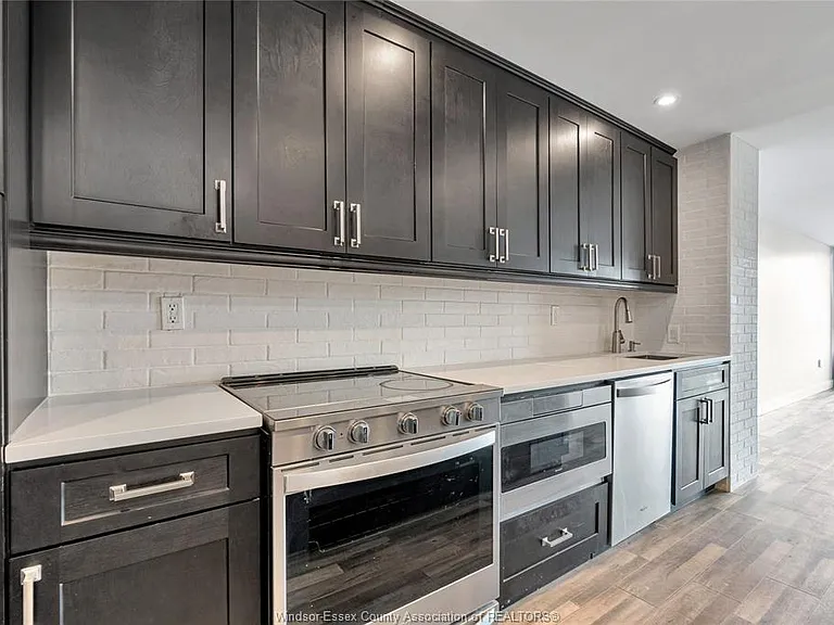 75 Riverside Dr E #1902 — Photo 5
