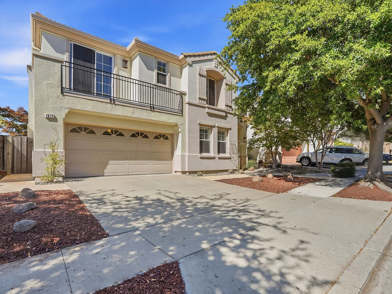 5 bed, 2642 sqft, $6,500 — Photo 2