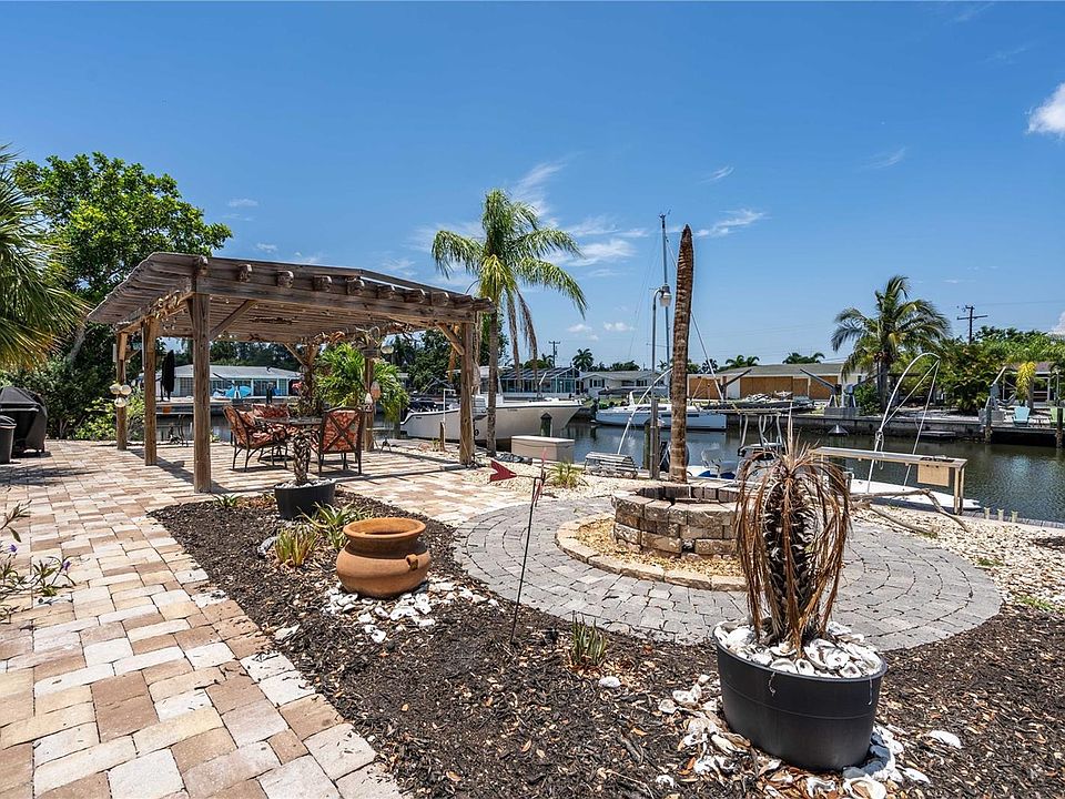 1st image of 10004 Cortez Rd W APT 210