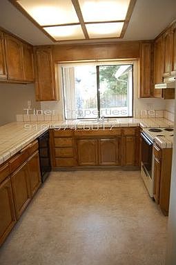 5th image of 183 Willow Creek Dr