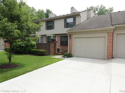 7120 Nottingham Ct, West Bloomfield, MI, 48322