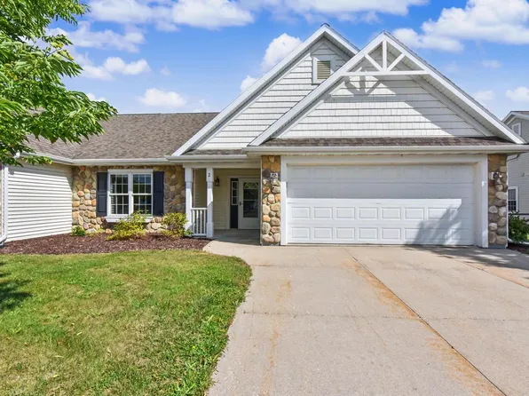 2 Cedar LANE, Elkhart Lake, WI 53020