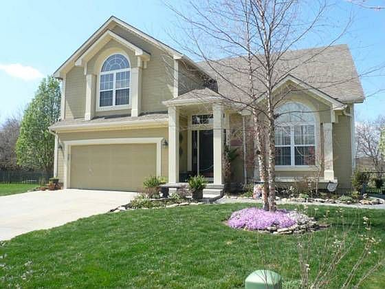 1st image of 1664 SE Dalton Dr