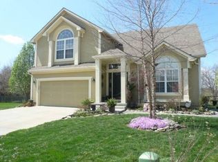1664 SE Dalton Dr, Lees Summit, MO 64081
