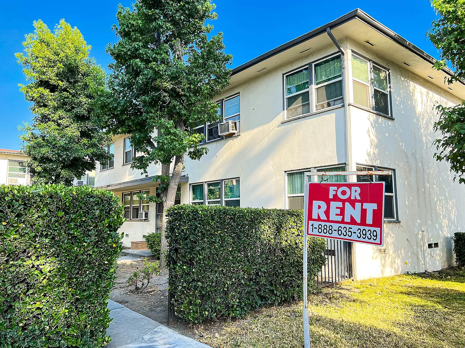 2 bed, 800 sqft, $2,350 — Photo 1