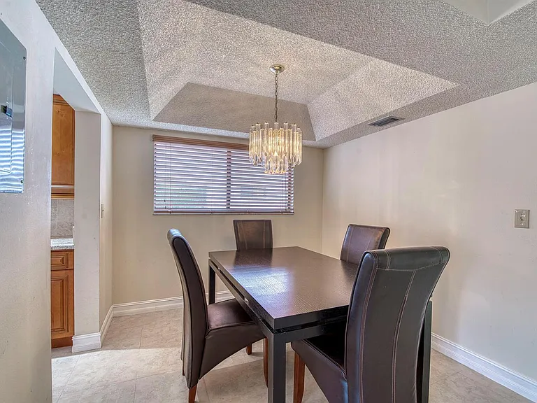 15108 Ashland Dr #215 — Photo 6