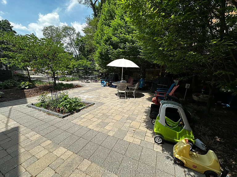 2810 Bloor St W #2 — Photo 15
