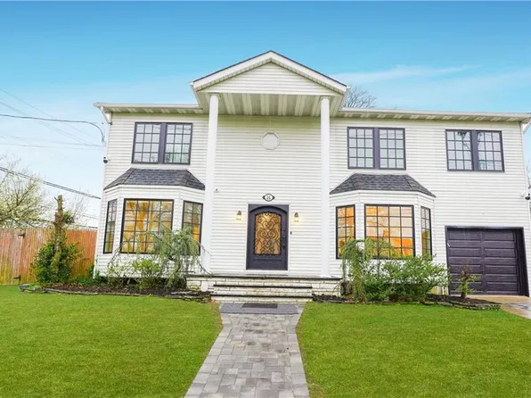 8 Parkwood Ave, Staten Island, NY 10309