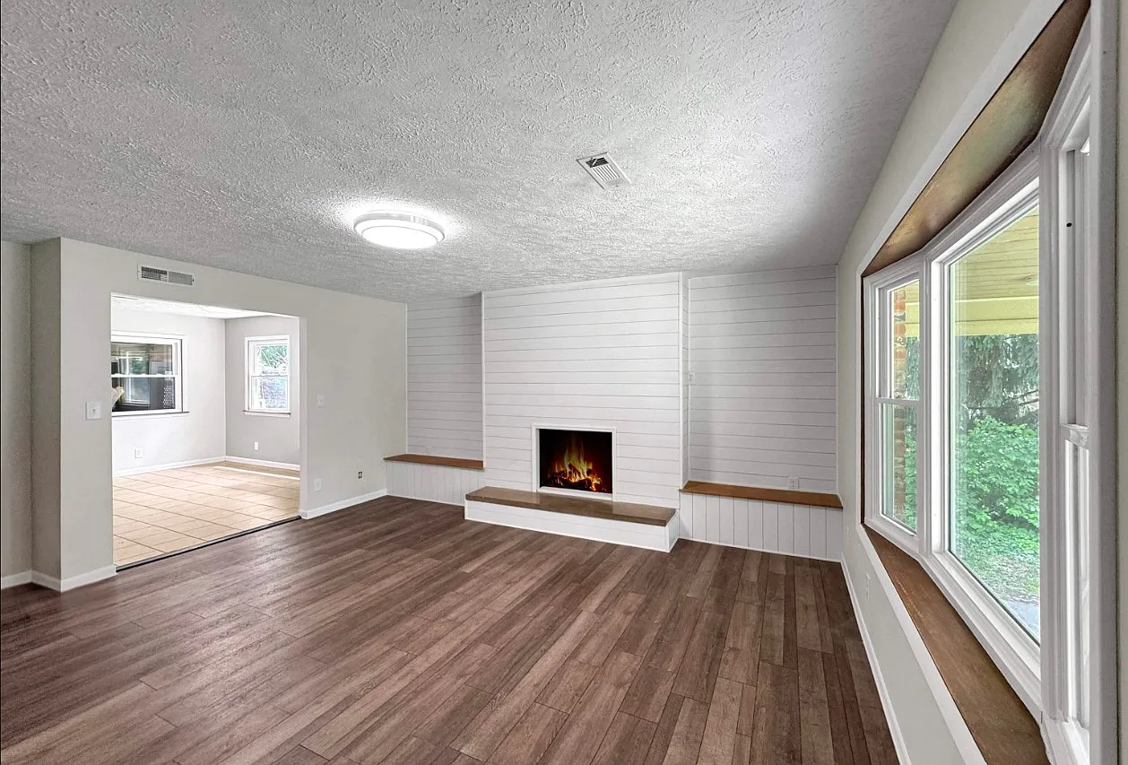 3 bed, 4027 sqft, $4,000 — Photo 2