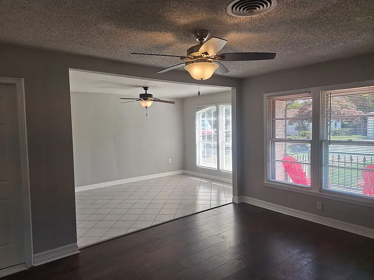 1225 Harrison Ln — Photo 6