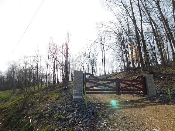 2nd image of 150 W John Davis Rd