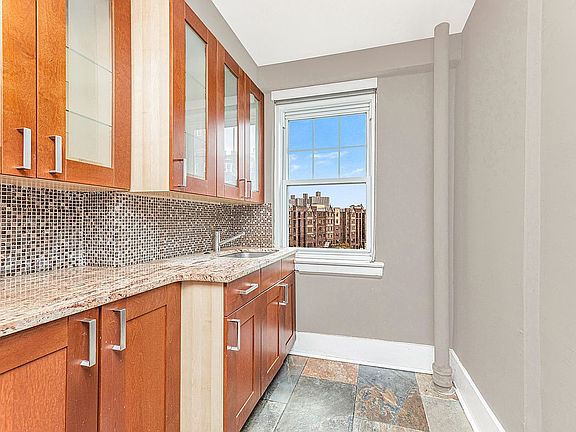 4th image of 180 Cabrini Blvd APT 92