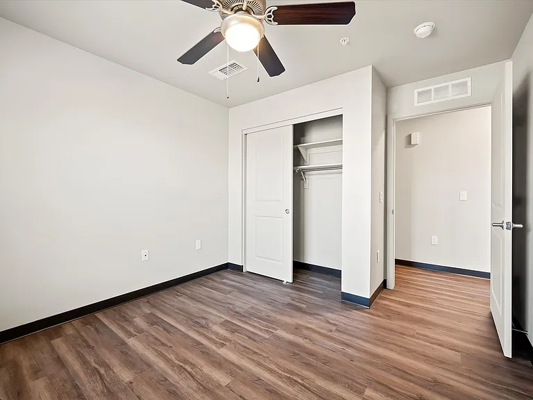 Lynne Village Apartments — Photo 42