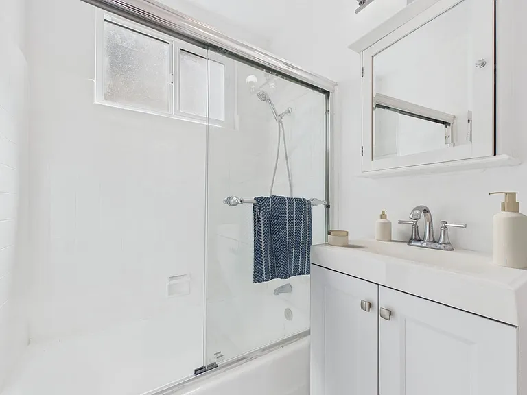 Fifth Street Apartments — Photo 8