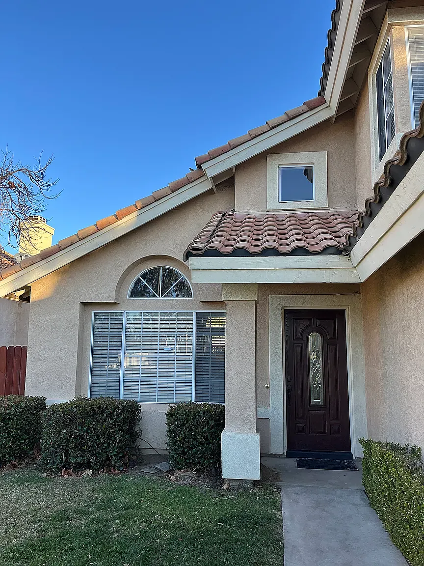 4 bed, 1943 sqft, $3,100 — Photo 2